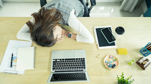 科普丨为什么上班摸鱼一整天,反而比全力以赴工作还要累? 科普丨为什么上班摸鱼一整天,反而比全力以赴工作还要累?
