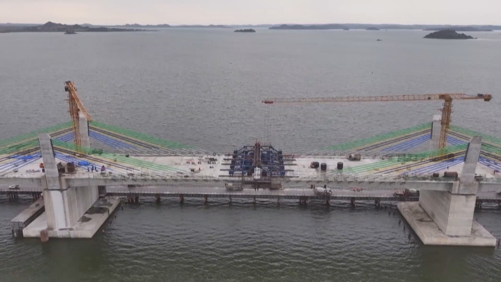 中企承建非洲最长矮塔斜拉桥成功合龙 中企承建非洲最长矮塔斜拉桥成功合龙