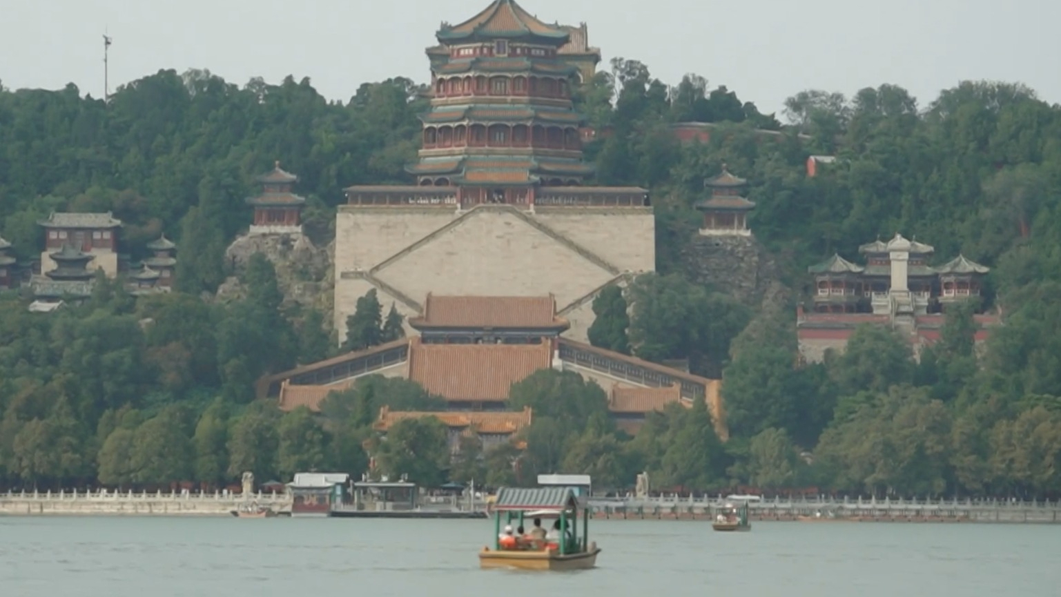 暑期游园高峰来临 北京公园服务全面升级