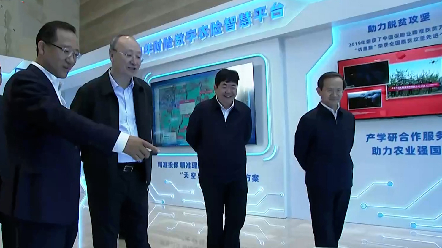 尹力强调 不断壮大“金融+科技”产业规模 打造首都金融业发展新空间