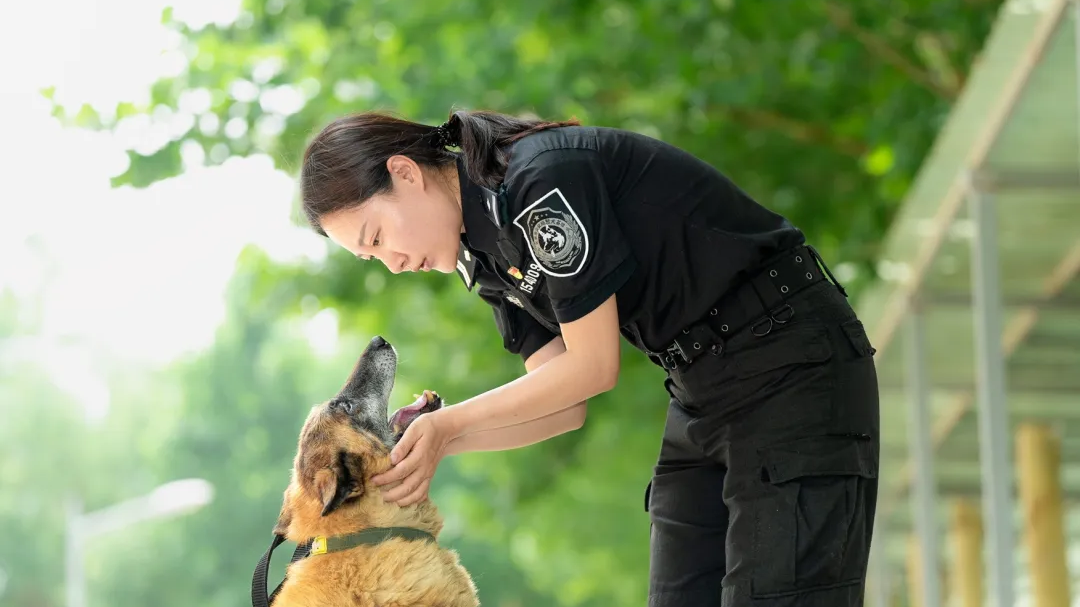 “打辅助”的她,竟打出了名堂! “打辅助”的她,竟打出了名堂!