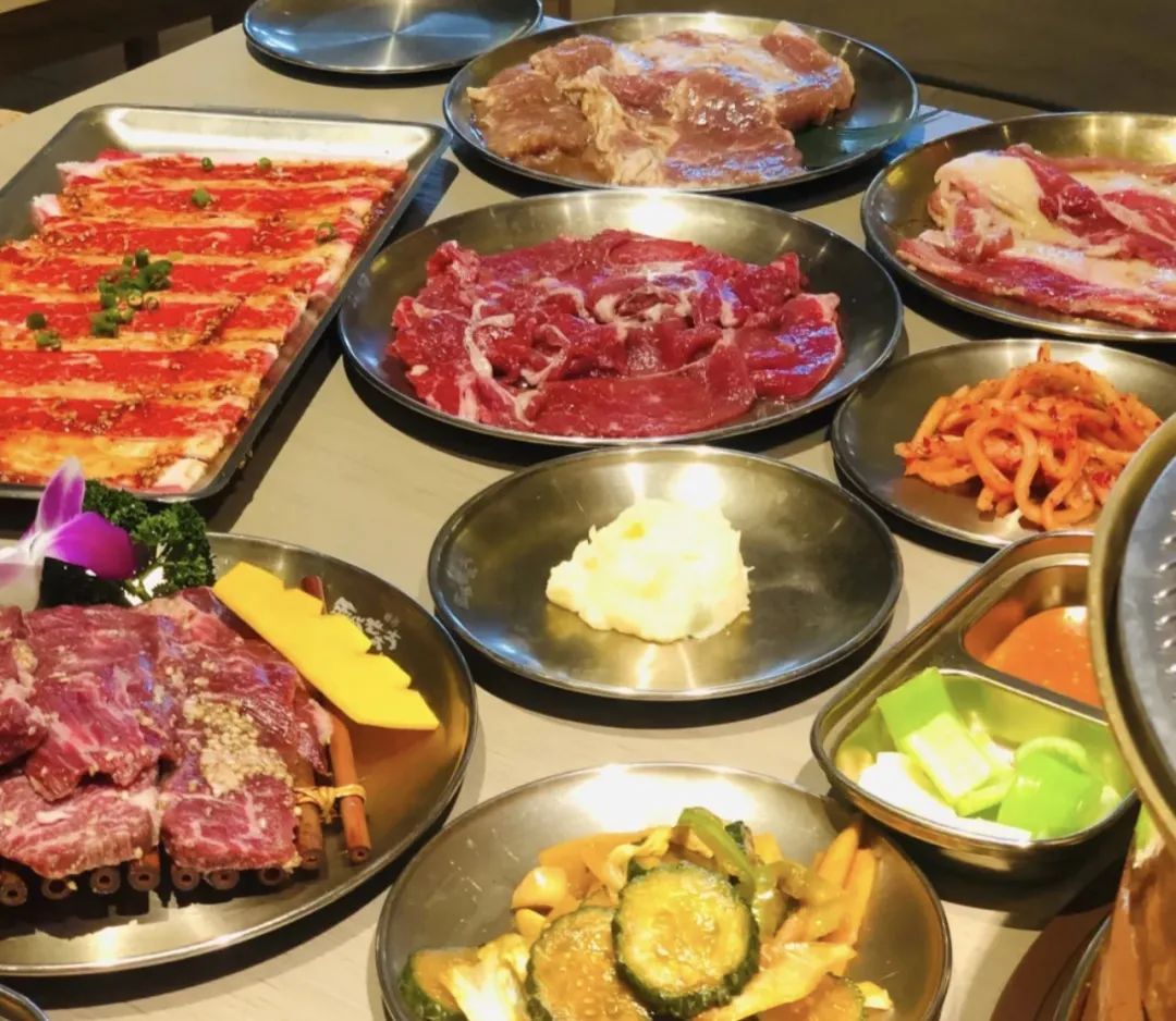 入秋美食餐厅——西塔老太太泥炉烤肉_北京时间