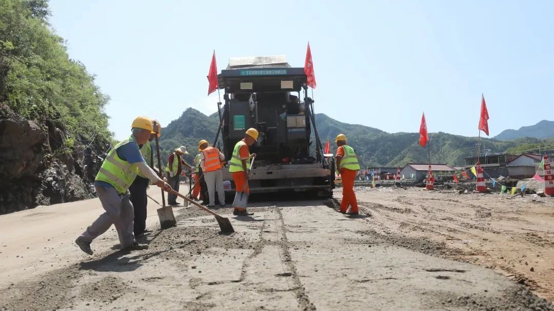 怀柔区:共克时艰,重建家园 怀柔区:共克时艰,重建家园