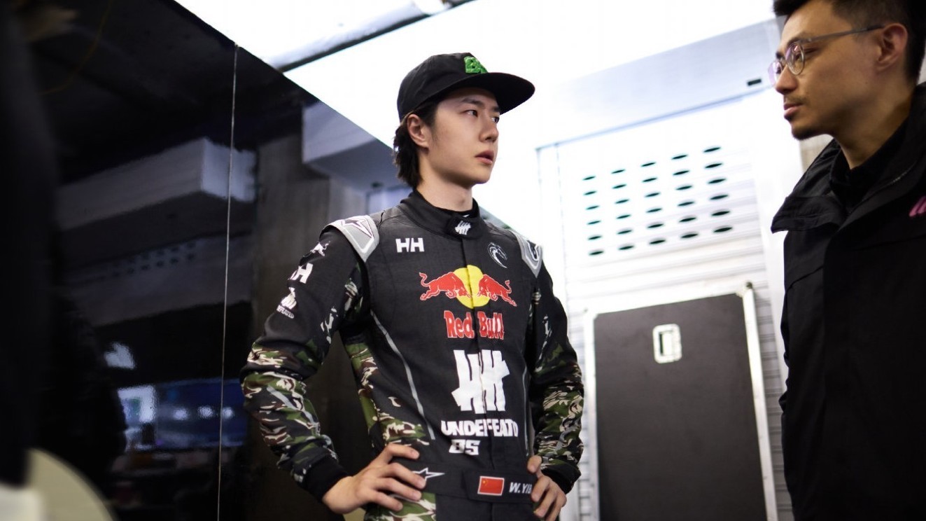 王一博工作室发布其首日公开练习试车照 王一博工作室发布其首日公开练习试车照