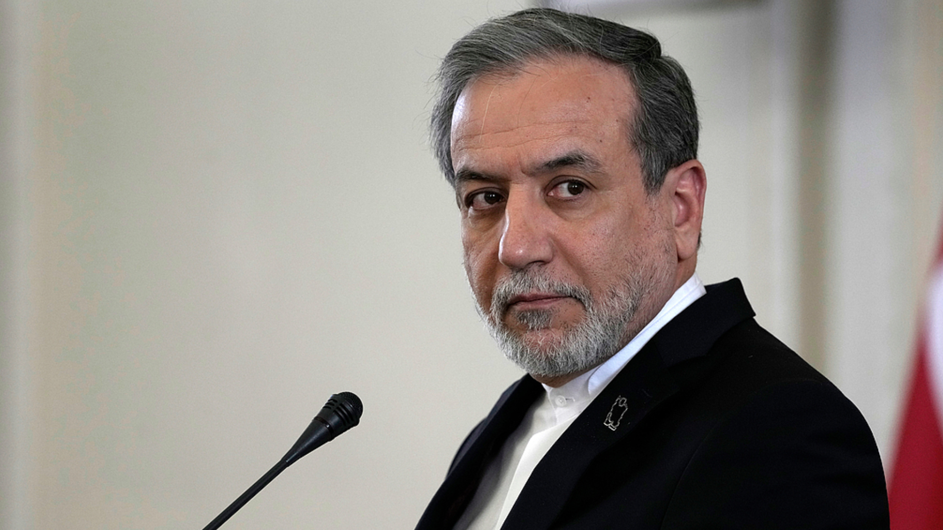 伊朗提出严厉抗议与警告 伊朗提出严厉抗议与警告