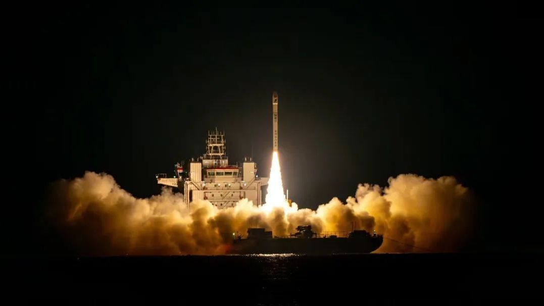 首次!“北京礼物”上天!龙腾腾开启星际之旅—— 首次!“北京礼物”上天!龙腾腾开启星际之旅——