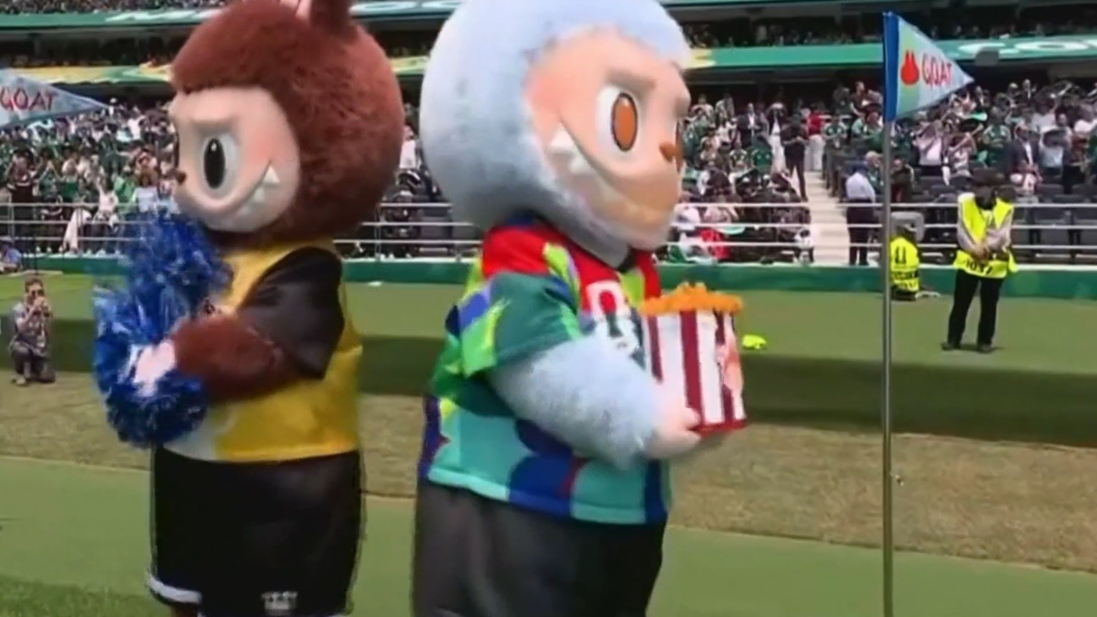 LABUBU亮相世界杯 中国潮玩火遍海内外 LABUBU亮相世界杯 中国潮玩火遍海内外