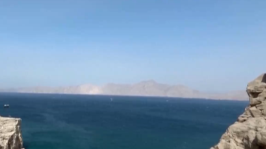 两艘伊朗油轮在霍尔木兹海峡附近遇袭