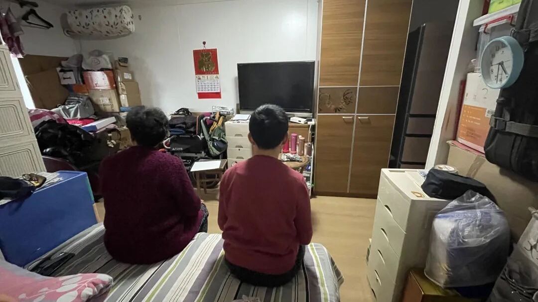 八旬京剧老生十年四次搬家，20多人至死没等到……