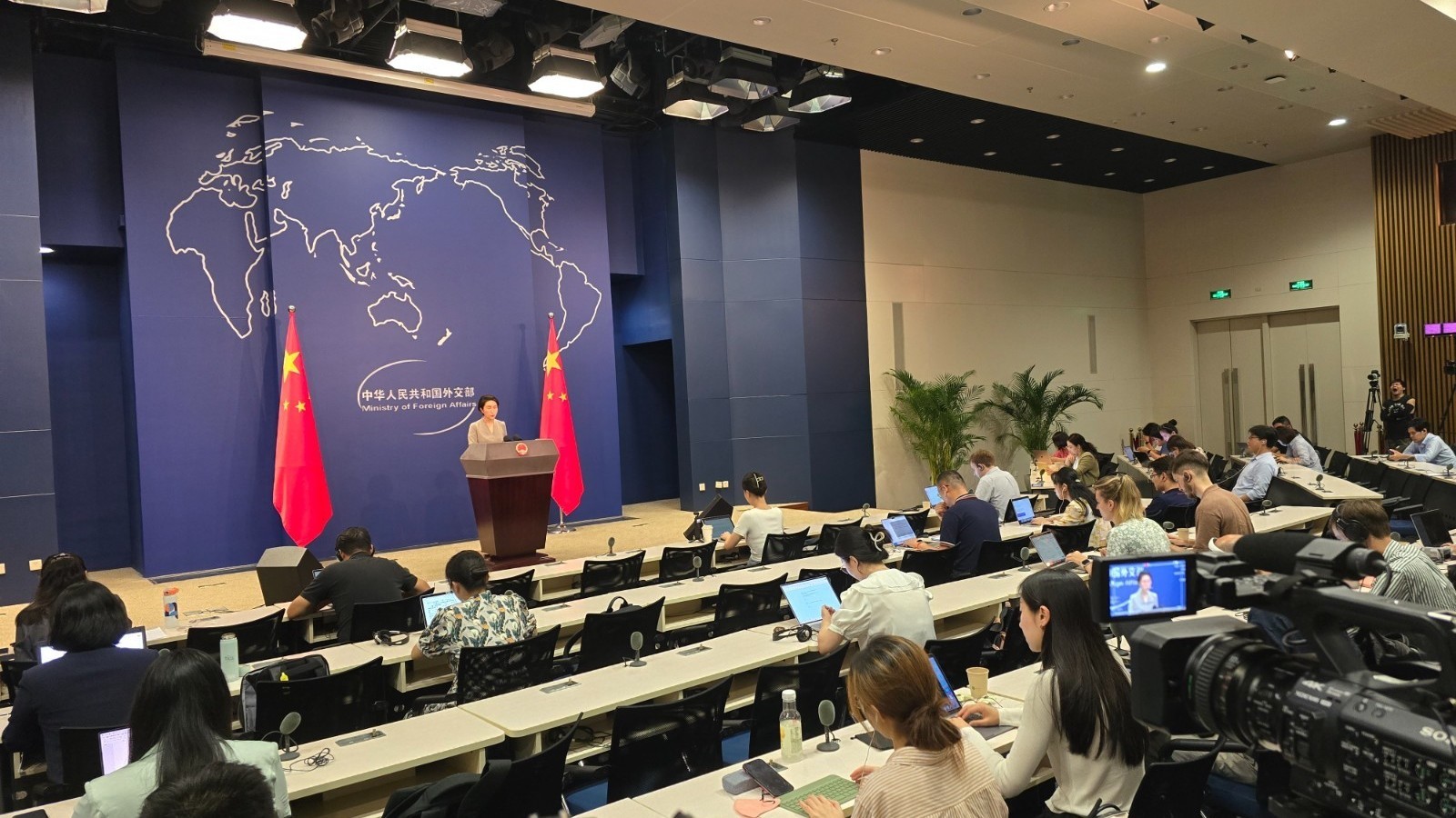 王毅外长今日和乌克兰外长库列巴举行会谈 都讨论了什么? 王毅外长今日和乌克兰外长库列巴举行会谈 都讨论了什么?