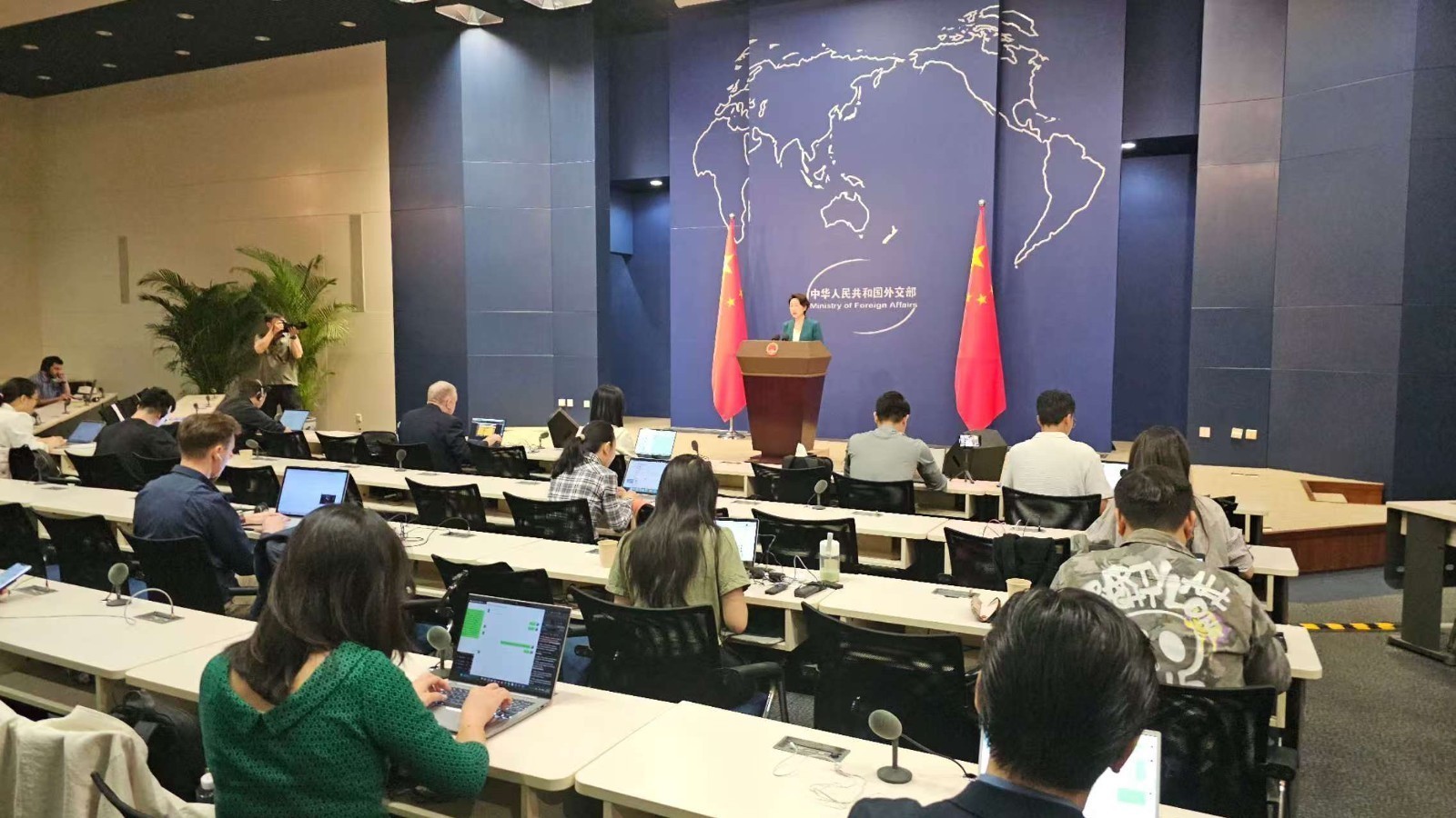 两名以色列驻美国大使馆工作人员遇袭身亡！外交部回应