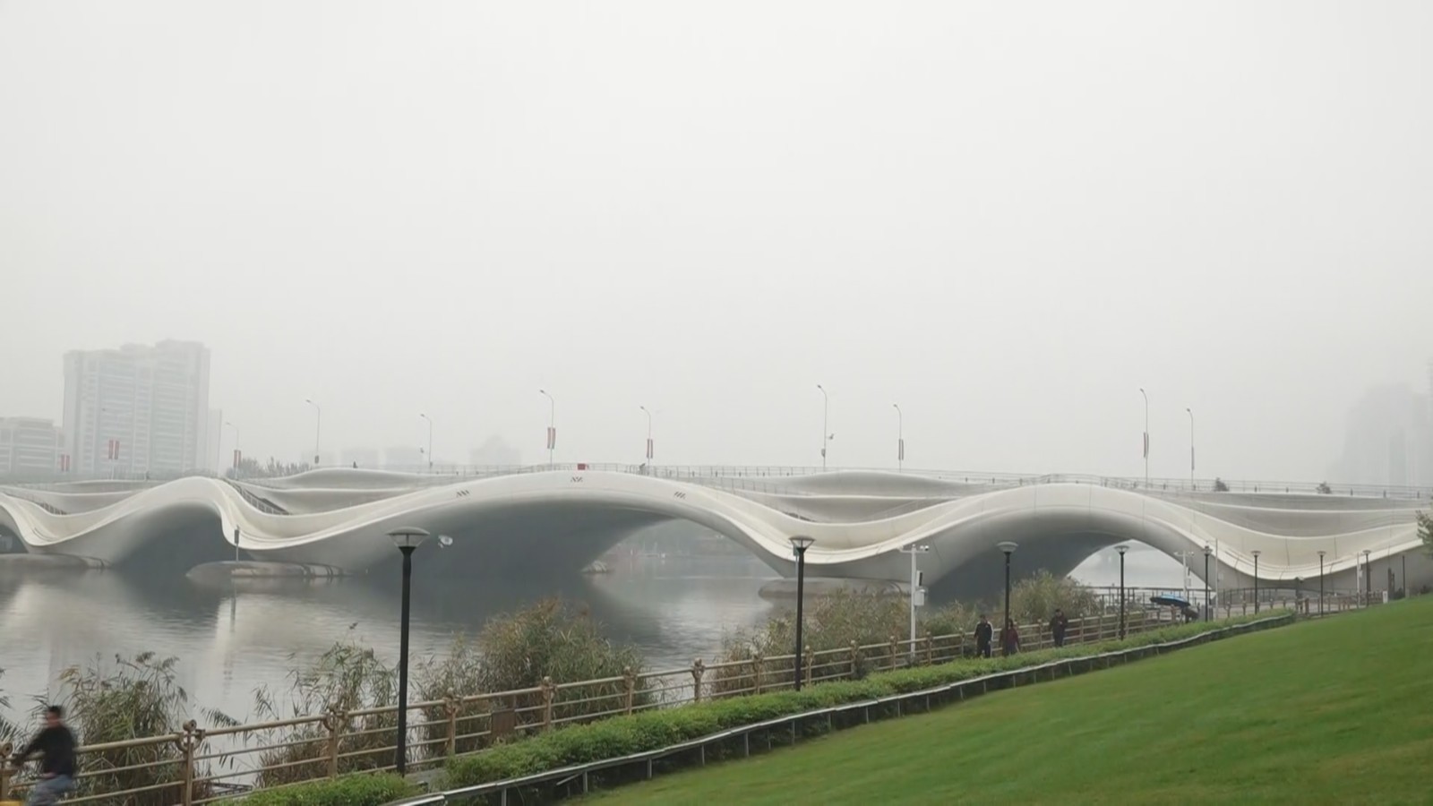 北京今日晴暖 昼夜温差12℃ 早晚需添衣 北京今日晴暖 昼夜温差12℃ 早晚需添衣