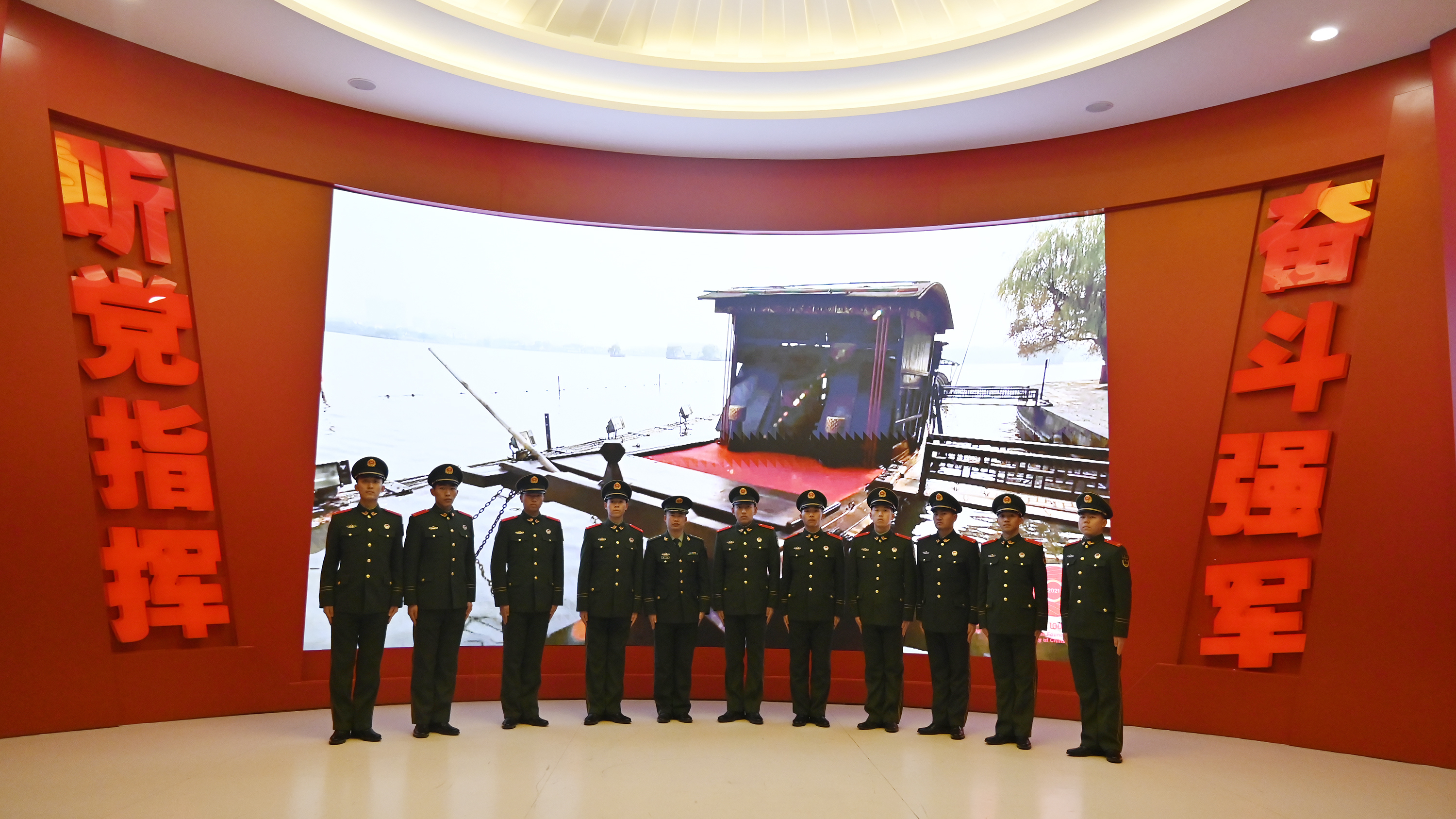 温馨周末悟初心  红色浸润铸军魂