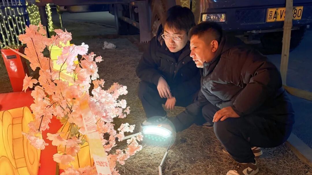 新春走基层 | 华灯亮起只是开始,背后还有这样一份坚守 新春走基层 | 华灯亮起只是开始,背后还有这样一份坚守
