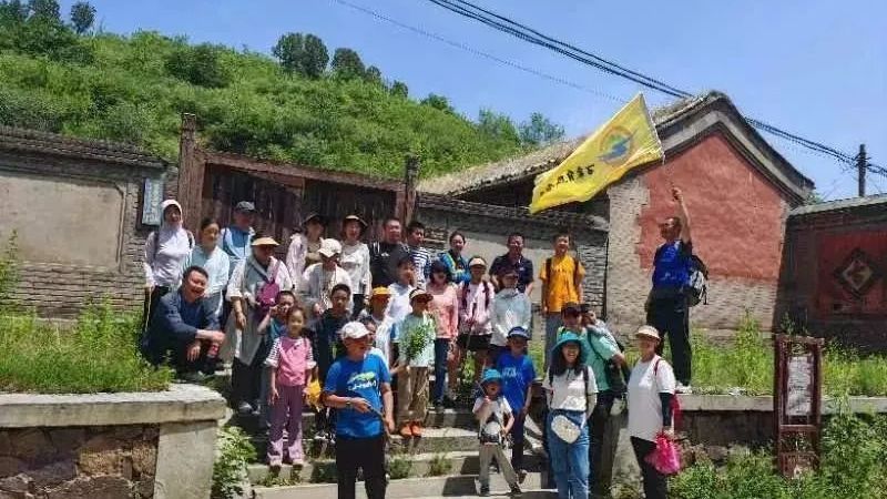 文明小达人上线！石景山鲁谷街道新华社社区小朋友们开展志愿服务行动