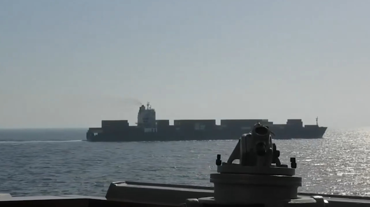 伊朗司法总监:美在阿曼海域对伊商船的行为构成“战争罪” 伊朗司法总监:美在阿曼海域对伊商船的行为构成“战争罪”