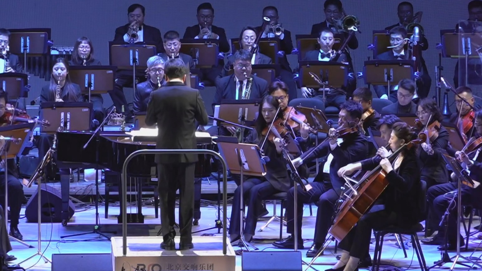 “演艺+”模式推动文商旅深度融合 五一假期全市营业性演出达1178场