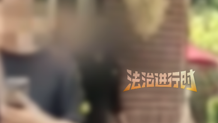 上海一外卖员因进门规则与小区保安起冲突