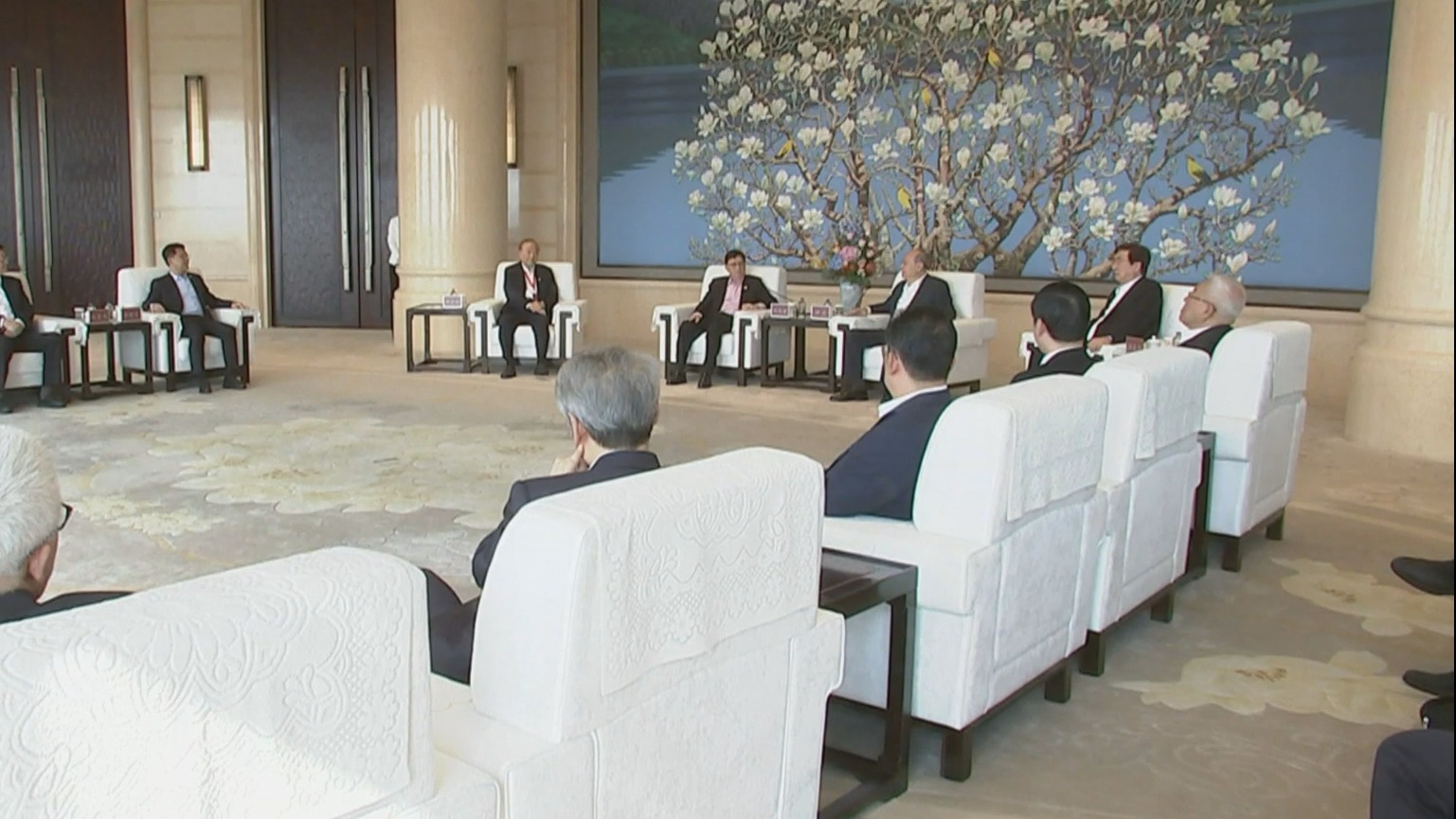 尹力会见两岸企业家峰会台湾方面理事长 郭金龙出席会见