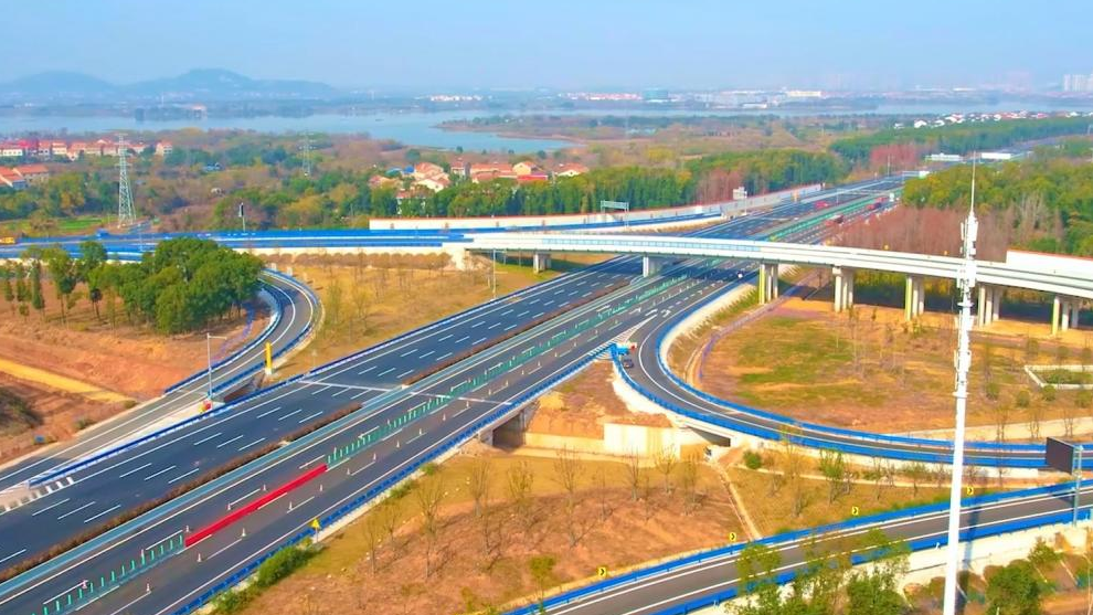 双向八车道!京港澳高速湖北北段改扩建工程顺利交工 双向八车道!京港澳高速湖北北段改扩建工程顺利交工