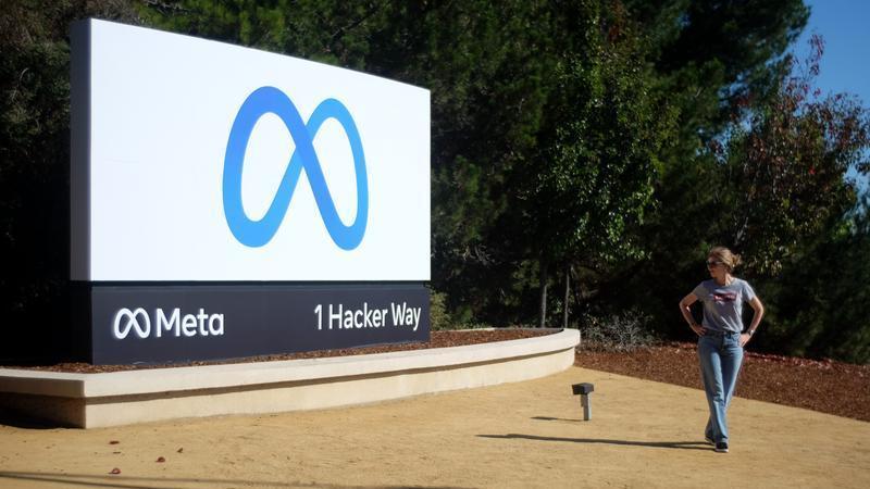 扎克伯格“变脸”，特朗普“点赞”