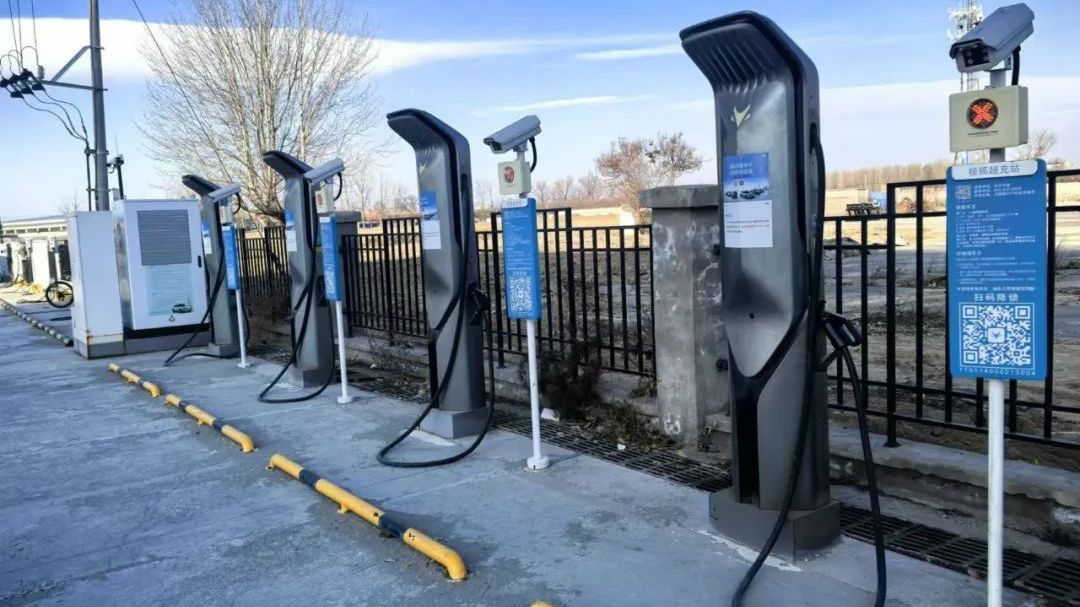 【实事为民】改善充电换电体验,助力绿色出行“续航” 【实事为民】改善充电换电体验,助力绿色出行“续航”