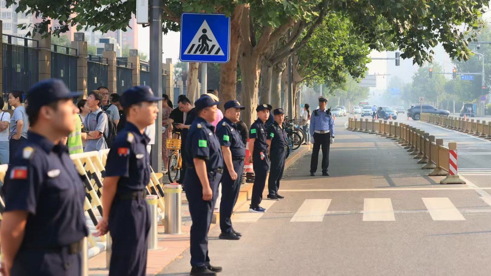 直击2025年经开区中考首日|保障安心!多部门联动“硬核”护航中考 直击2025年经开区中考首日|保障安心!多部门联动“硬核”护航中考