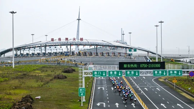 南方南 | 一天6次“无感通关”!一辆自行车 “跑”出湾区融合新速度 南方南 | 一天6次“无感通关”!一辆自行车 “跑”出湾区融合新速度