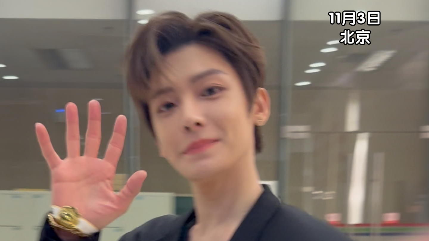 侯明昊与北京时间记者暖心互动,全程礼貌值拉满,尽显温柔得体 侯明昊与北京时间记者暖心互动,全程礼貌值拉满,尽显温柔得体