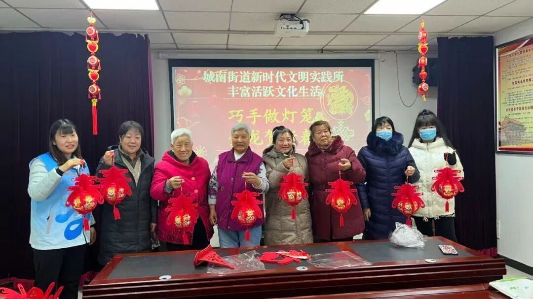 一句问候，她守护了楼门二十年！