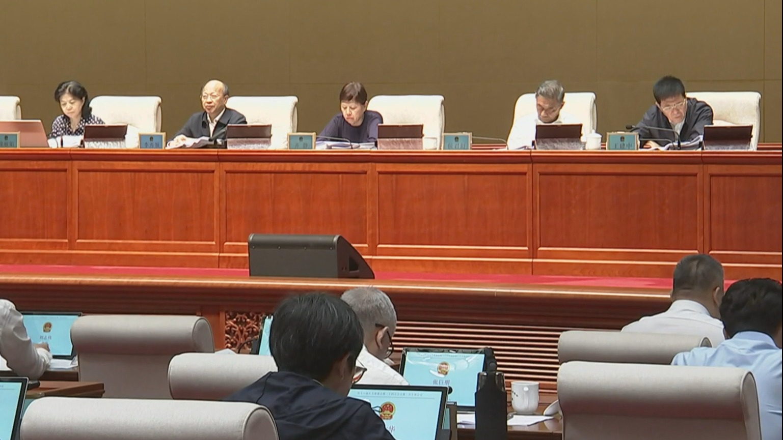 市人大常委会会议继续召开 审议生活垃圾管理条例执法检查报告等议题 市人大常委会会议继续召开 审议生活垃圾管理条例执法检查报告等议题