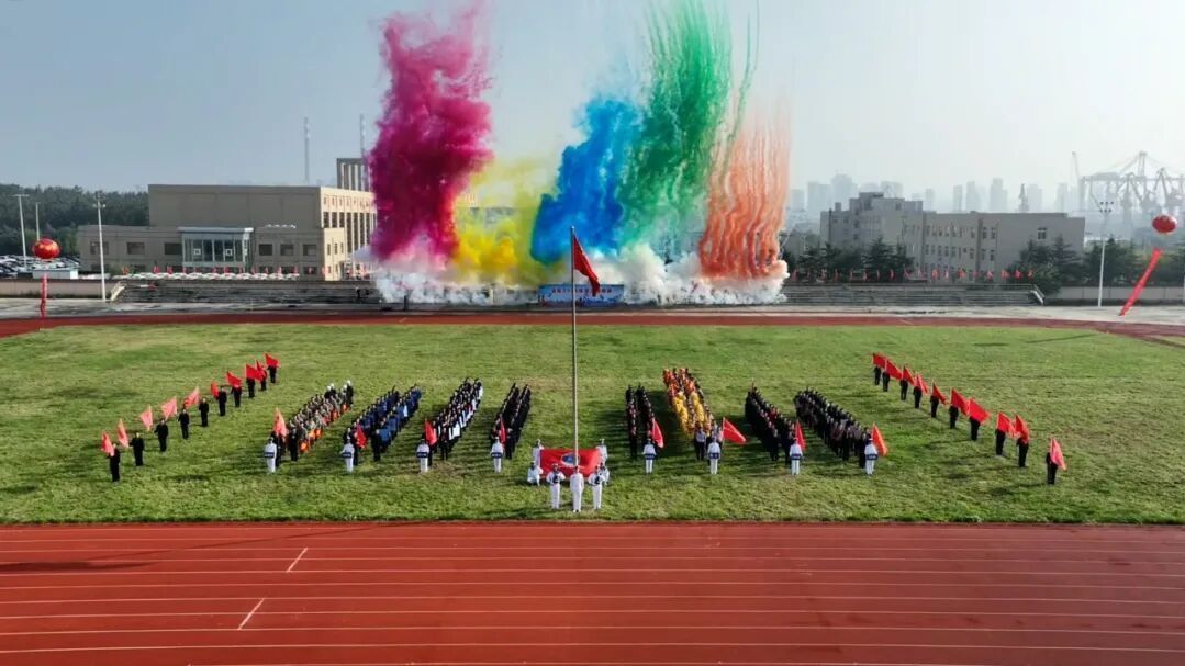 战味燃赛场!军事体育运动会藏着硬核力量 战味燃赛场!军事体育运动会藏着硬核力量