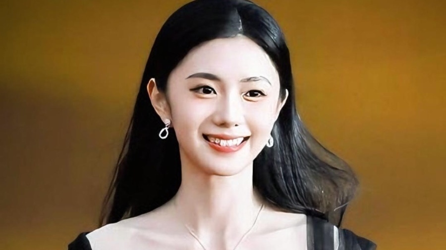 第二十届中国长春电影节闭幕式红毯,刘浩存一袭薄纱黑裙造型亮相 第二十届中国长春电影节闭幕式红毯,刘浩存一袭薄纱黑裙造型亮相