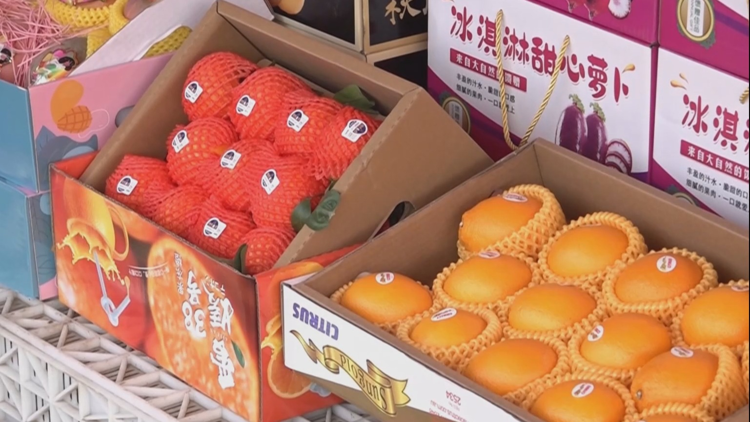 大白菜入库 蔬菜产地南移 冬季市场蔬果供应充足