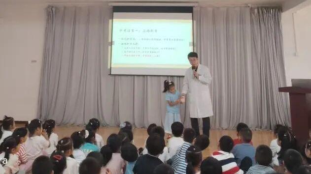 爱牙护齿进校园 口腔宣教伴成长