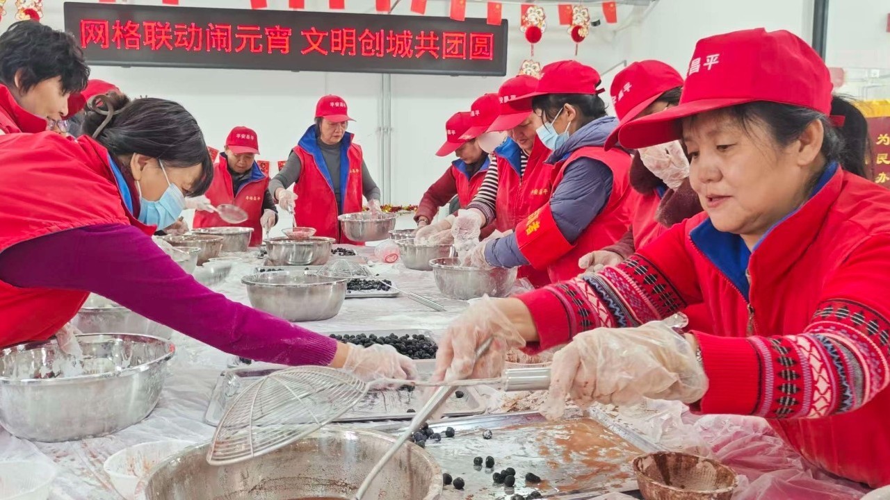 北七家镇东盛社区网格精细化服务暖民心