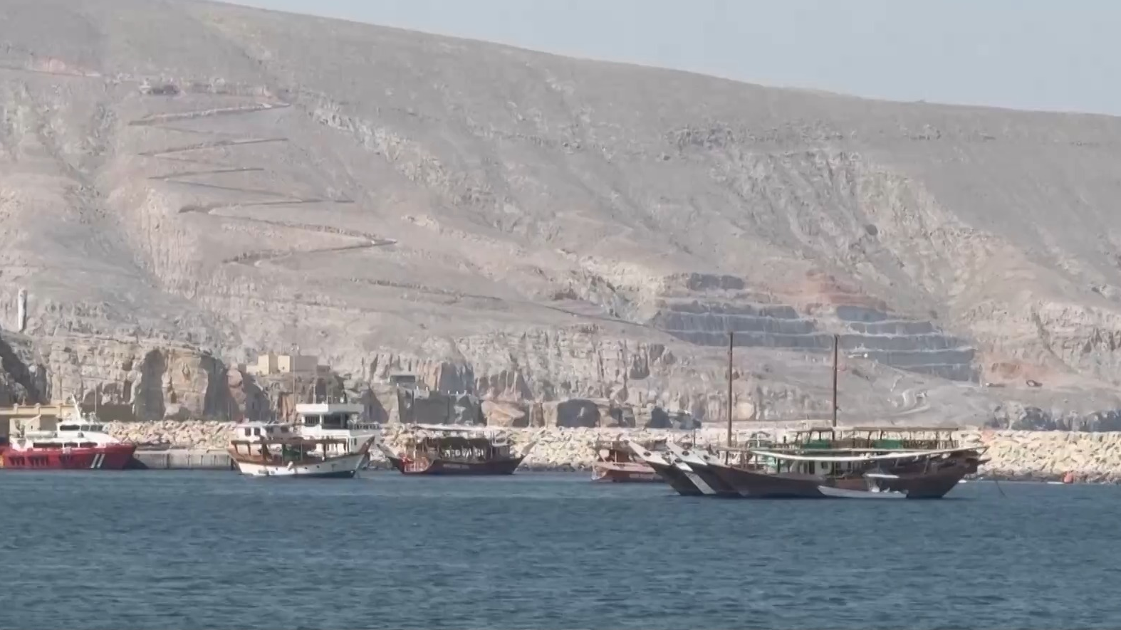 美封锁伊朗海上交通 专家:风险高、难度大 美封锁伊朗海上交通 专家:风险高、难度大