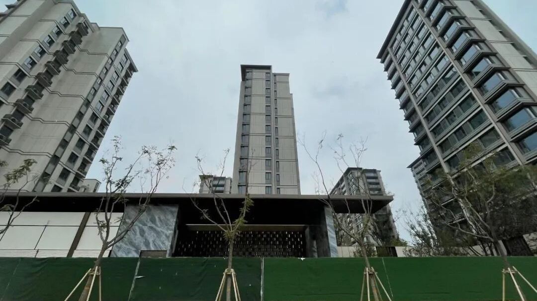 又一高端楼盘陷“品质门”? 均价8.3万/㎡,“很像公厕的那种质感” 又一高端楼盘陷“品质门”? 均价8.3万/㎡,“很像公厕的那种质感”