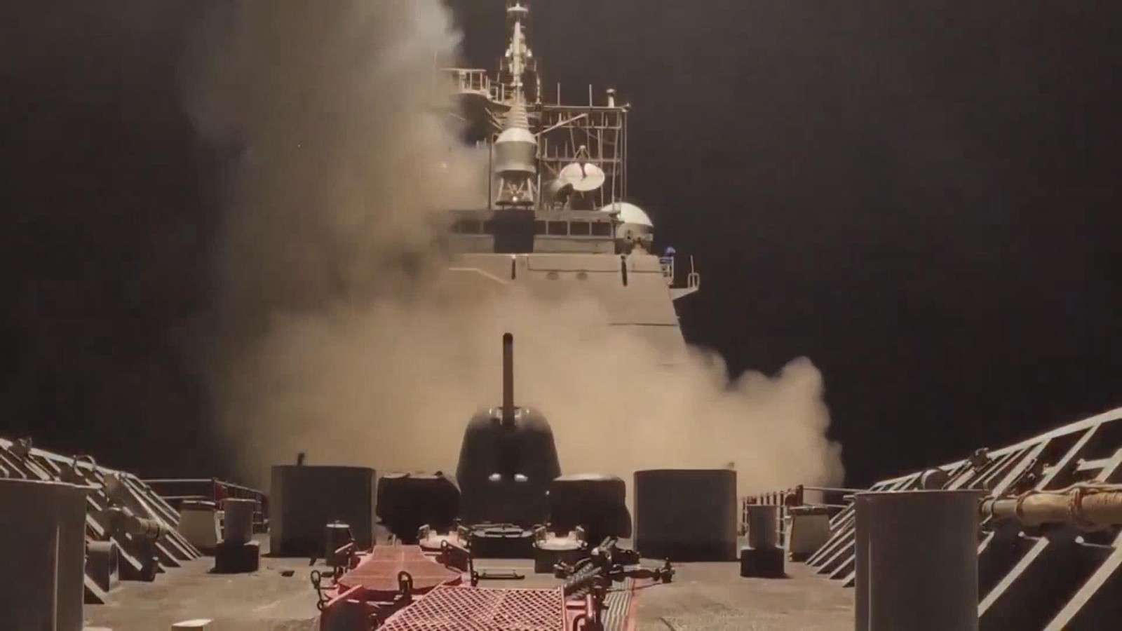 特朗普：胡塞武装的任何进一步袭击都将被反击