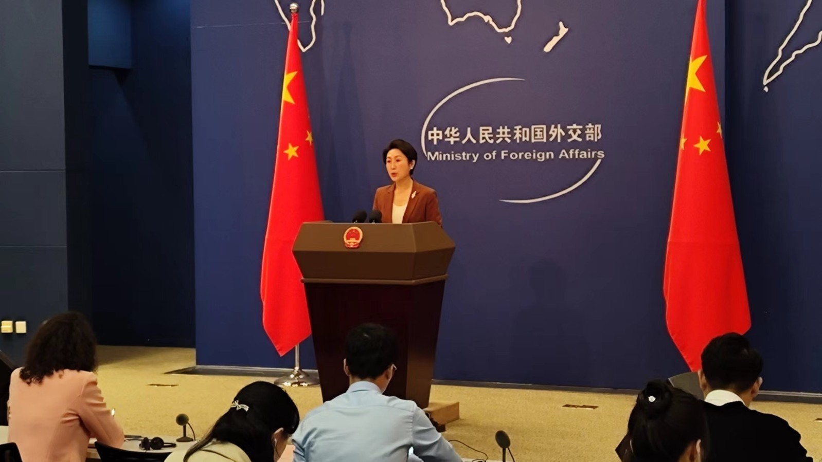 外交部关注妇女权利!中国倡议在2025年再次召开全球妇女峰会_北京时间
