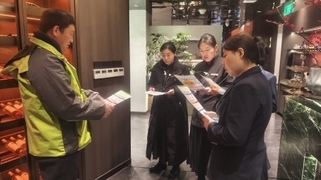 北京西城区陶然亭街道开展垃圾分类走进餐饮单位宣传活动 北京西城区陶然亭街道开展垃圾分类走进餐饮单位宣传活动