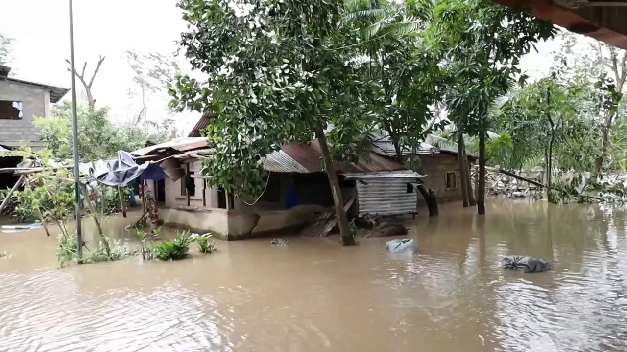 台风“凤凰”已致菲律宾25人死亡 台风“凤凰”已致菲律宾25人死亡