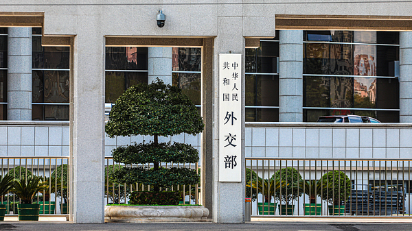 外交部:敦促美方慎之又慎处理台湾问题 外交部:敦促美方慎之又慎处理台湾问题