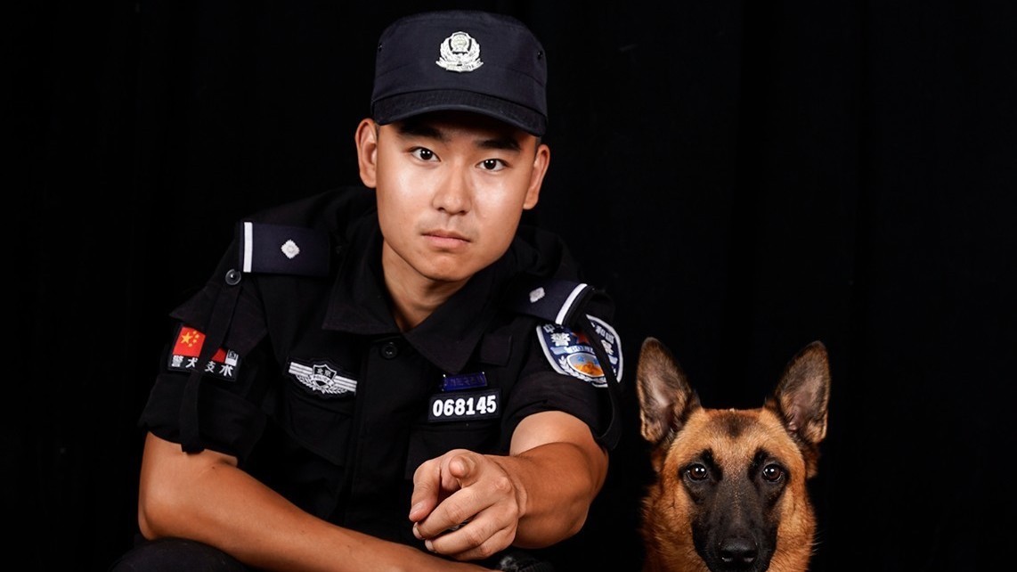 缉毒犬的父母兄弟姐妹都是警犬 一家都为公安事业奉献