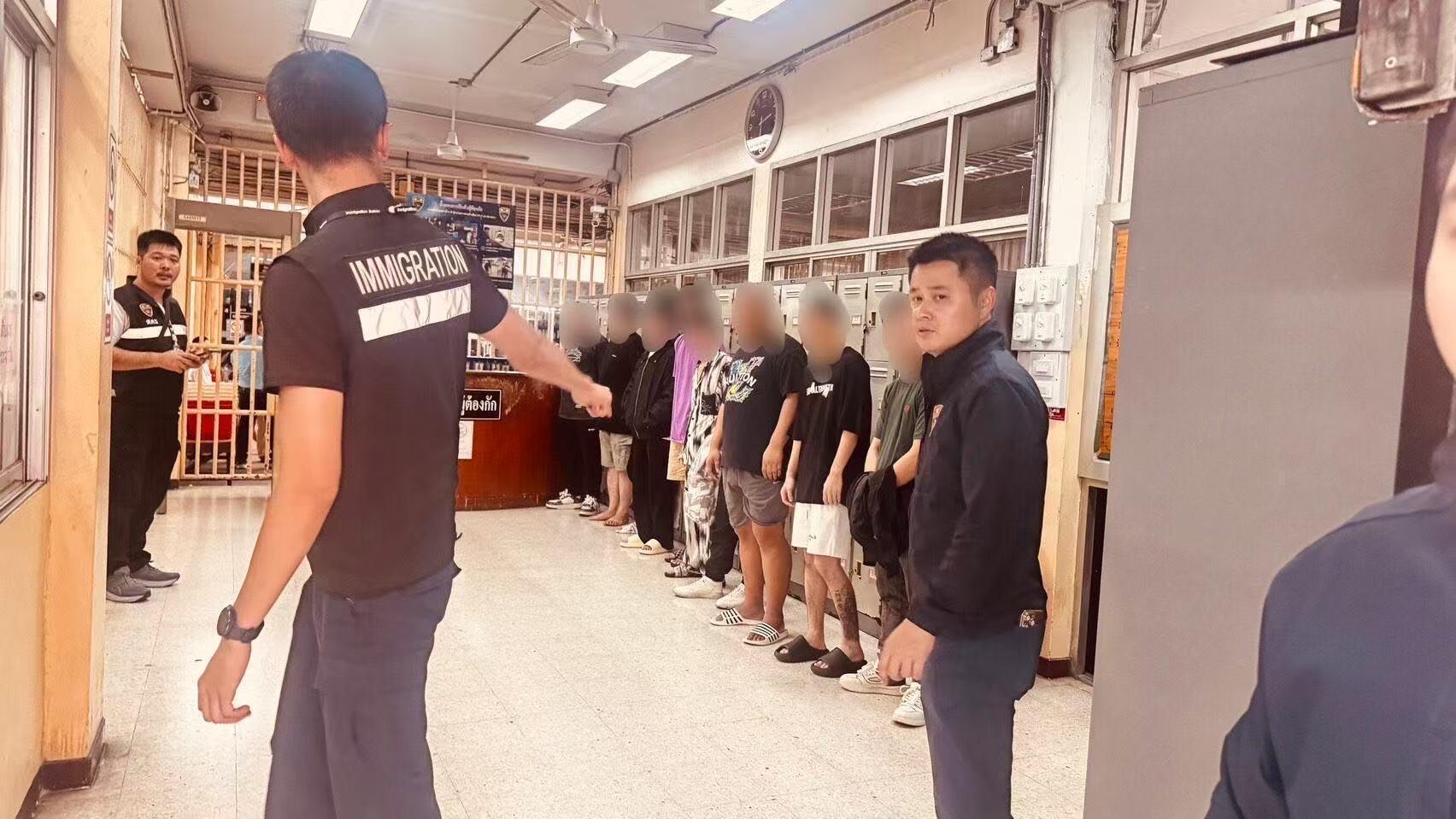 泰国警方:涉嫌拐卖王星的中国籍诈骗团伙成员被遣返 泰国警方:涉嫌拐卖王星的中国籍诈骗团伙成员被遣返