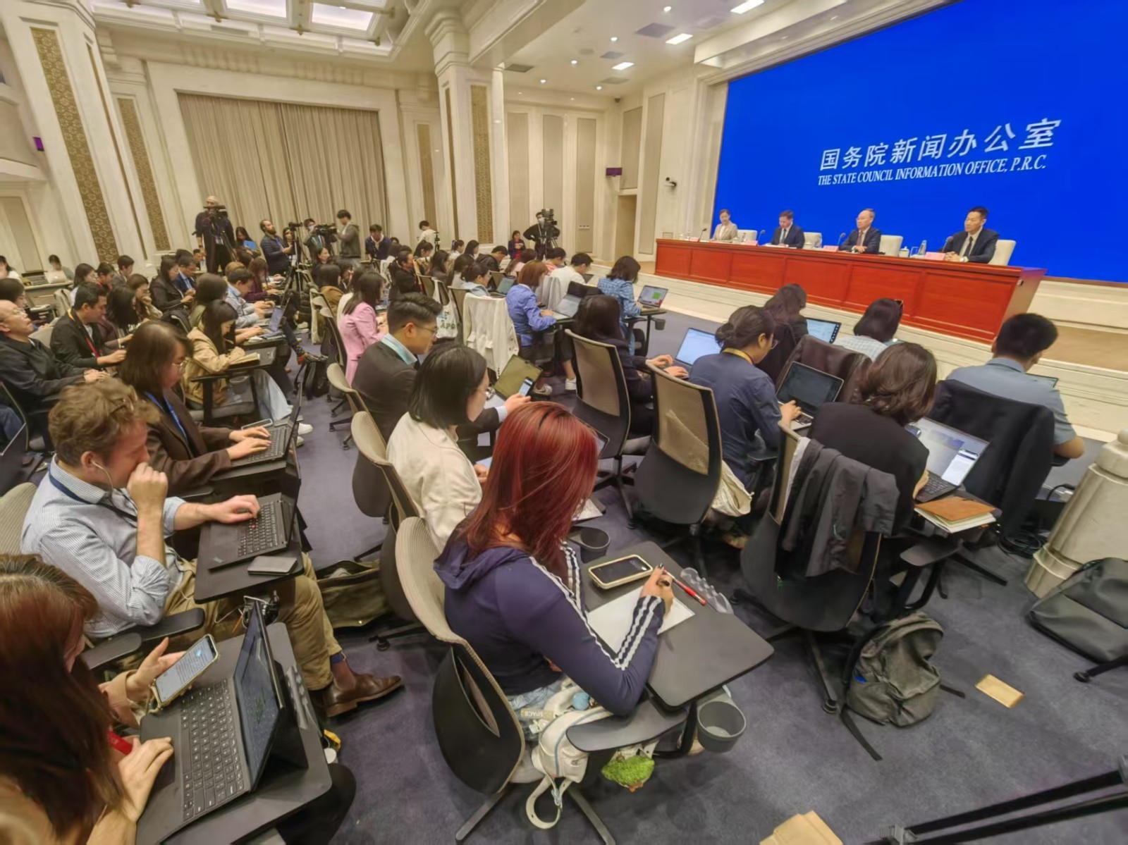 降准又降息！央行行长潘功胜重磅发布十项一揽子货币政策措施