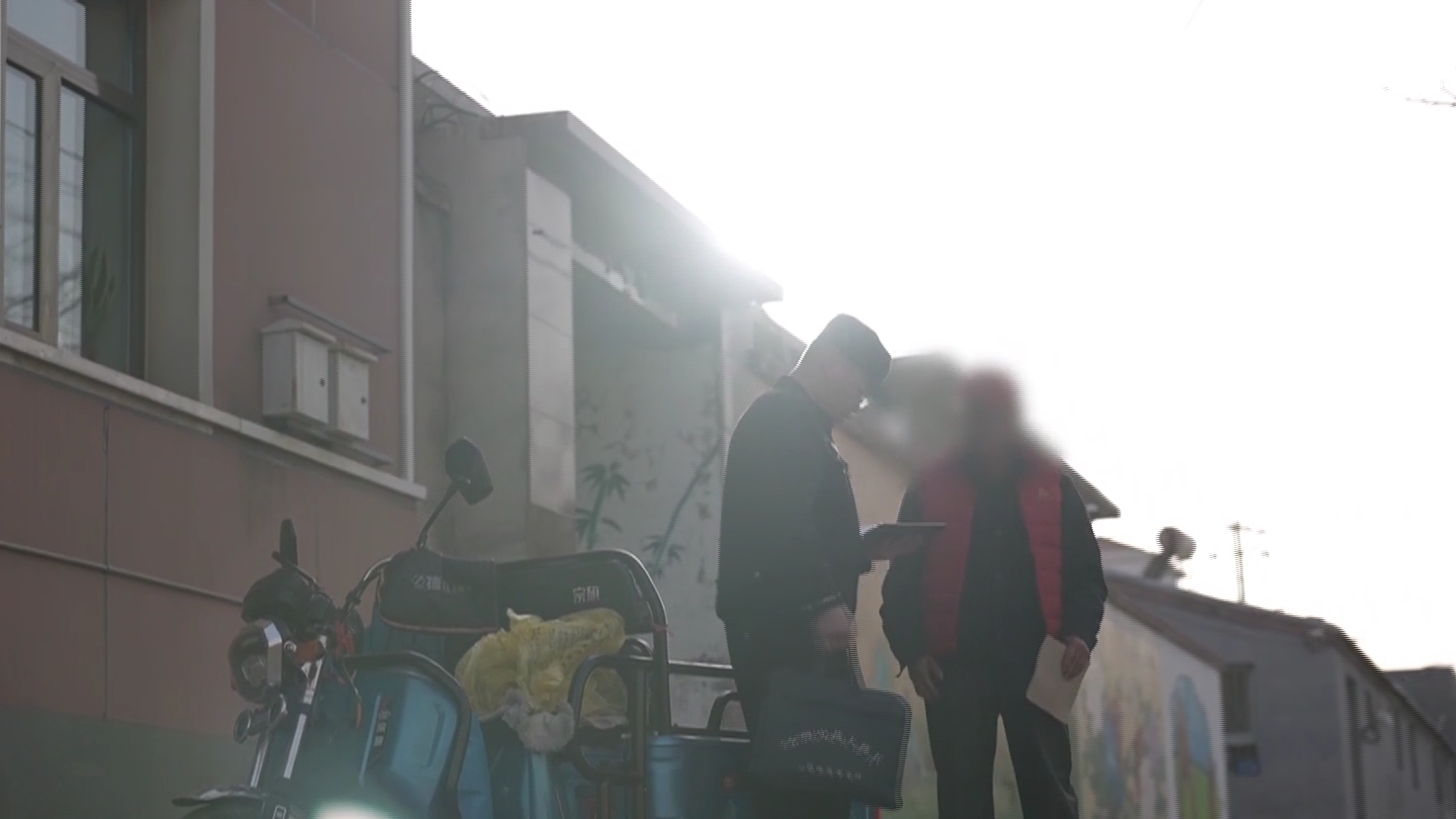 北京警察纪实:航天企业工程师改行当起了警察! 北京警察纪实:航天企业工程师改行当起了警察!