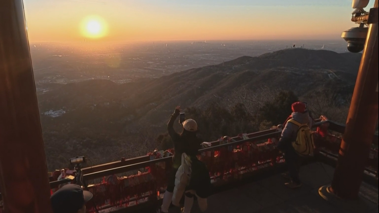 新春走基层｜香炉峰班的深夜黎明