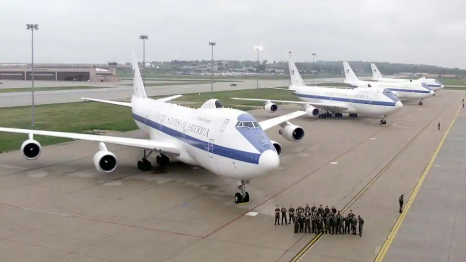 美国“末日飞机”再现!它为什么这么神秘?到底有何战略目的? 美国“末日飞机”再现!它为什么这么神秘?到底有何战略目的?