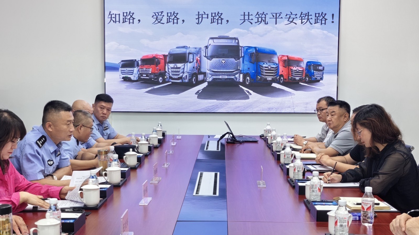 路地携手深入京哈高铁京承铁路沿线开展铁路安全宣传